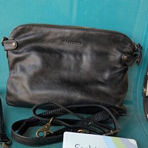 Wanderers Travel Co. Venetian Passport Grande Crossbody Bag - Black